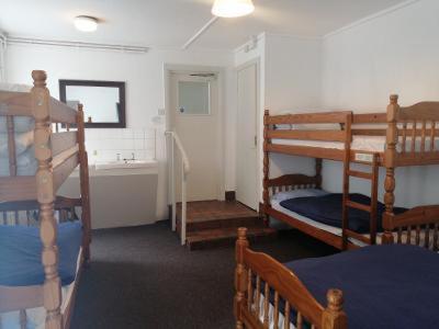 Kings Hostel Dolgellau Bagian luar foto